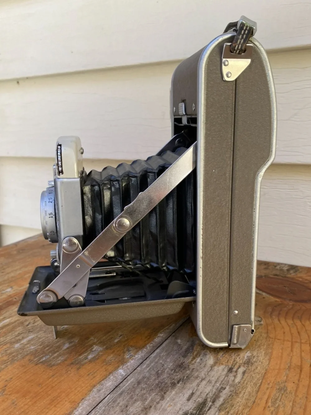 Vtg Polaroid Land Camera